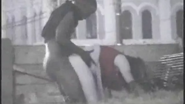 Amirah Adara suce une videos sex tounsi grosse bite courbée