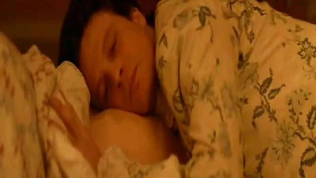 Stripper prend vidéo prono sex une bite serrée dans le cul