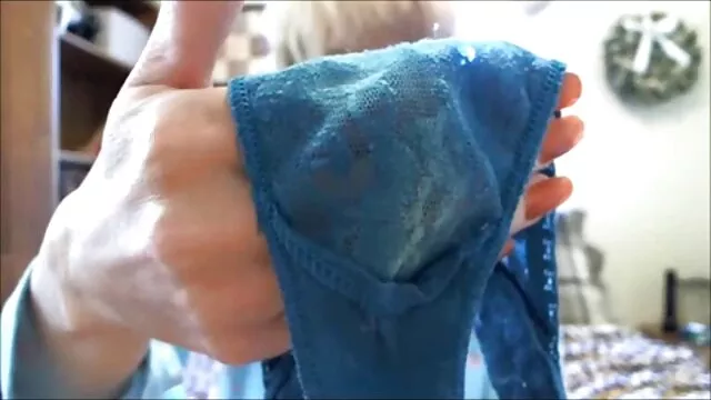 Appelé Lyudka à visiter et persuadé d'avoir des pirno tv relations sexuelles