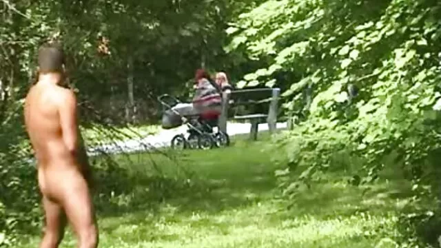 Une jeune blonde aux gros seins Rachel baise dans une sodomie video film porno gratuit serrée