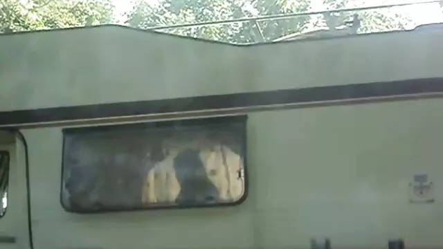 Une jeune nana caresse video lesbienne xxx sa chatte avec ses doigts