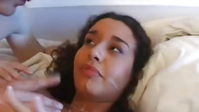 La porno vidéos gratuites chienne a allumé non seulement la fantaisie, mais aussi un vibrateur