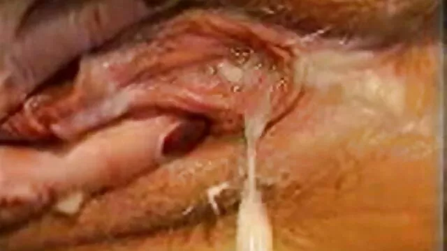 Plantureuse salope demande à la xxx vidéo massage baiser dans le cul et une bite bien dure perce immédiatement son anal serré