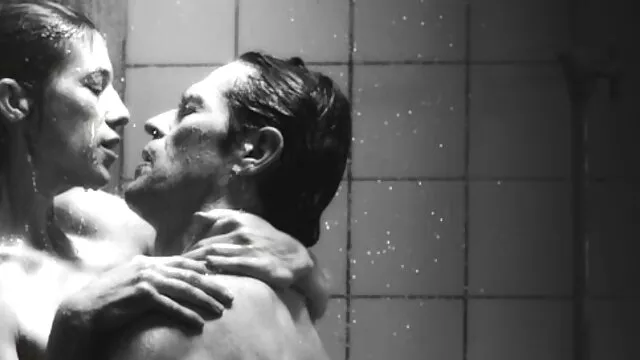 Maman salope russe séduit son locataire en culotte de famille porno noire video