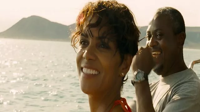 Une beauté vide xxxn bien roulée baise avec un nouveau voisin