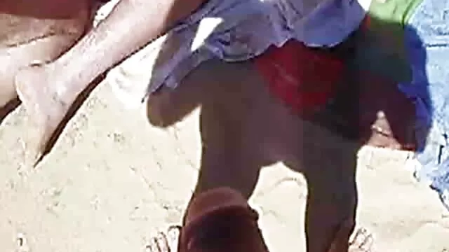 La fille a un cul très développé, car cette petite xxl vidéo pornographique blonde adore la pilonner