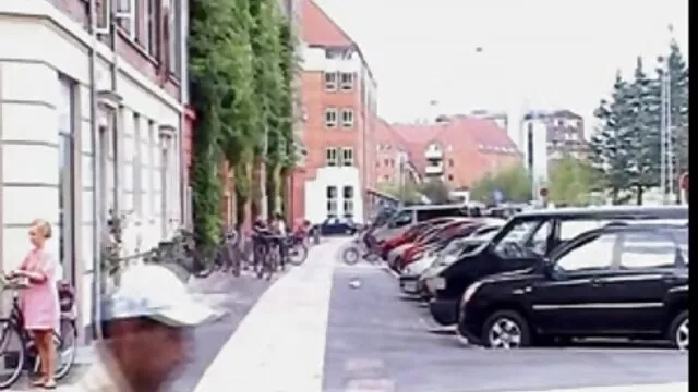 Le mec a video sexe hd enveloppé la chienne dans de la gaze et arrangé le BDSM