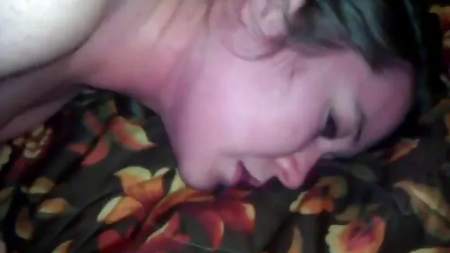 Un homme baise une blonde vidéo porm aux gros seins avec une passion et une rigidité particulières