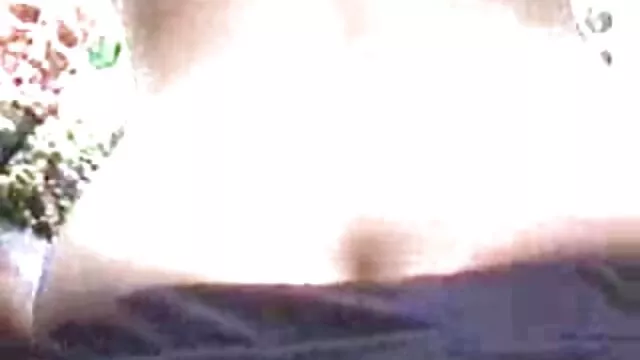 Couple d'âge mûr baise video xxx viol sur le canapé