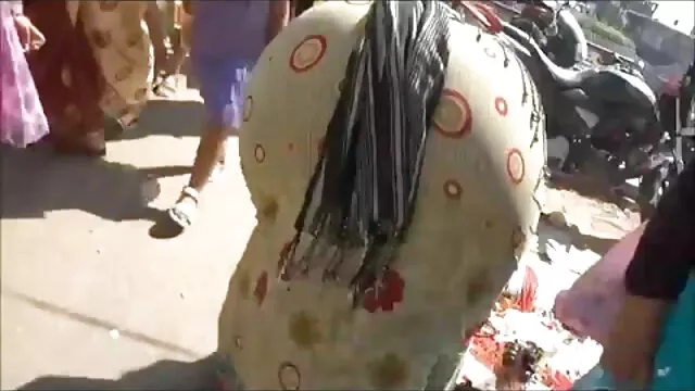 Nikki Benz se xxx en vidéo fait éjaculer sur les seins