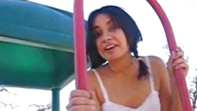 Une prof sexy chevauche video porno disney la grosse bite d'un élève