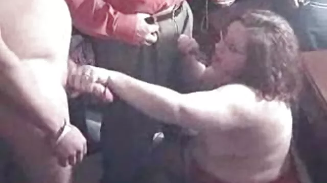 Une belle nana est porno 70 80 venue au casting et s'est montrée dans différentes poses