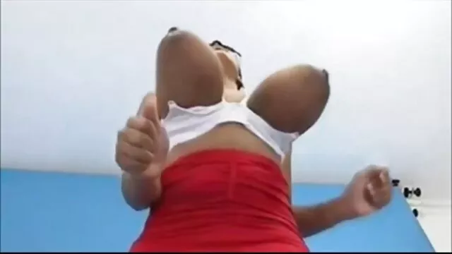 Putain de belle fille sait comment donner une grosse bite à un gros butin porno vidéo dessin animé