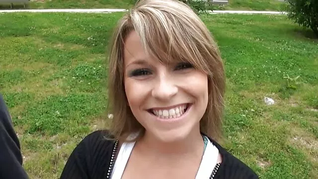 Adolescente baise video porno viol gratuit après avoir marché