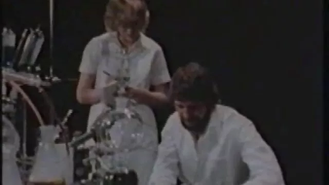 Jeune chat dur rempli de pormo xxxx sperme