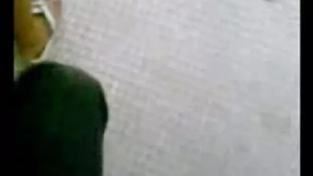 Une scène saturée d'un gang bang très dur dans lequel une paysanne lascive se jette xxx hentai xxx avidement sur une jeune coquette fraîche et, avec une brutalité féroce, plonge son épais instrument sexuel dans sa bouche chaude et son trou anal serré