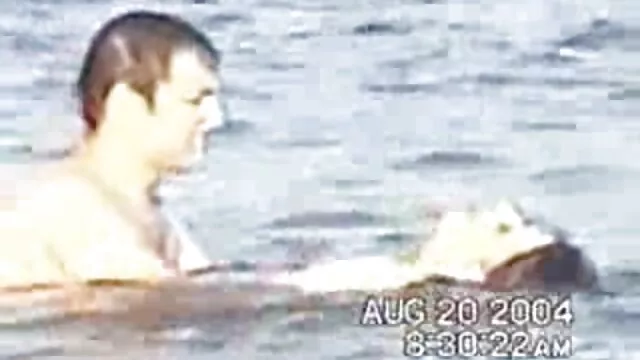 La superbe salope est venue au gymnase et a couru, transpirante et excitée. Heureusement, il y video pornlo avait un jeune mec dans le hall qui étanchait sa soif de sexe en baisant en anal