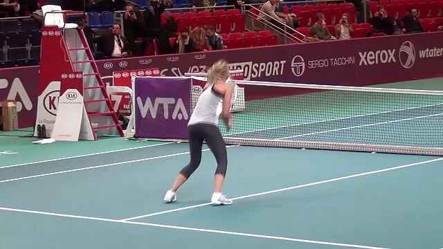 Ebony babe hurle de douleur son cul se fait baiser par une grosse abiba video porno bite noire