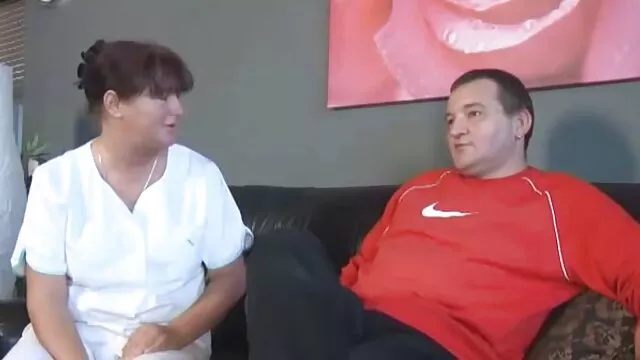 Des lesbiennes utilisant un gode se pornos 17 sont amenées à l'orgasme