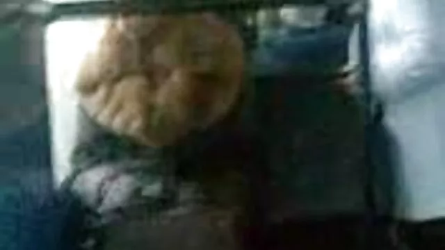 Aujourd'hui, cette dame est très excitée et le gars a facilement persuadé le bébé de fermer son bar, après quoi video prono xxxx la mignonne s'est donnée à lui directement dans la même pièce